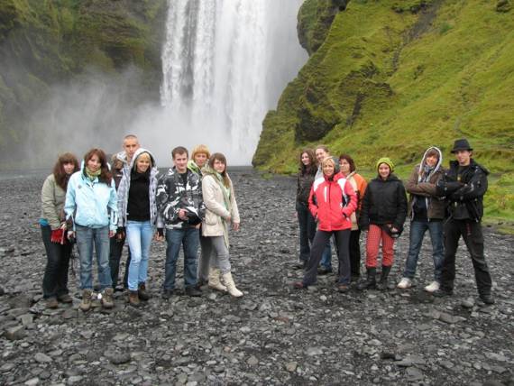 https://kwiatek.edu.pl/nieaktualna/CMS/2009_10/fotki/Islandia/Wodospad.jpg