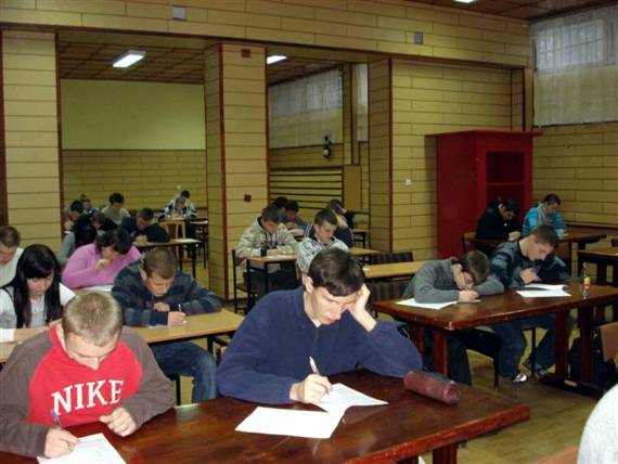 https://kwiatek.edu.pl/nieaktualna/CMS/2009_10/fotki/Konkurs_landeskunde/DSC04357.jpg