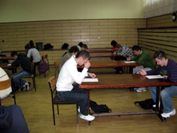 https://kwiatek.edu.pl/nieaktualna/CMS/2009_10/fotki/Konkurs_szkola/IMG_5007.jpg