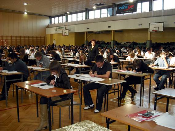 https://kwiatek.edu.pl/nieaktualna/CMS/2009_10/fotki/Matura_matematyka/DSCF0379_big.jpg