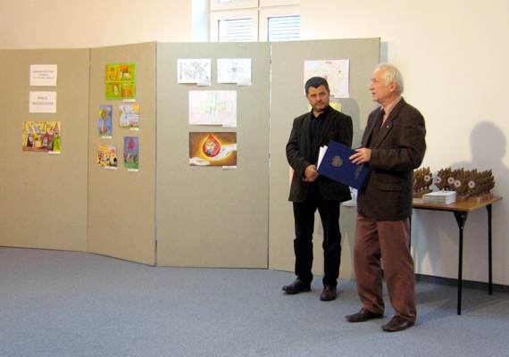 https://kwiatek.edu.pl/nieaktualna/CMS/2009_10/fotki/PCK/IMG_0156.jpg