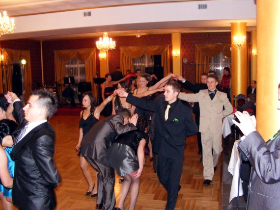 https://kwiatek.edu.pl/nieaktualna/CMS/2009_10/fotki/Studniowka/DSCF7503.jpg