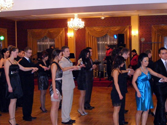 https://kwiatek.edu.pl/nieaktualna/CMS/2009_10/fotki/Studniowka/DSCF7509.jpg