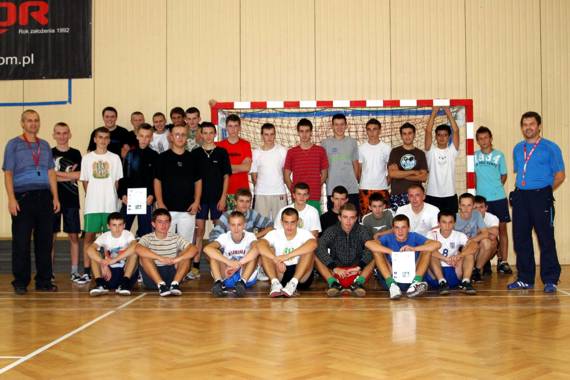 https://kwiatek.edu.pl/nieaktualna/CMS/2009_10/sport/fotki/Turniej%20pilki%20recznej/16.jpg