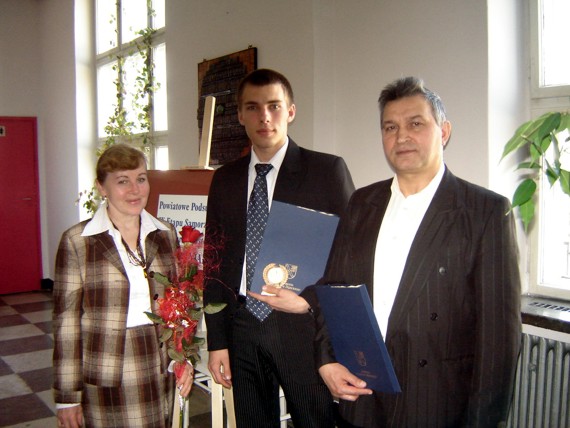 https://kwiatek.edu.pl/nieaktualna/CMS/_kronika/2008_09/fotki/8_wspanialych/DSC05261.jpg