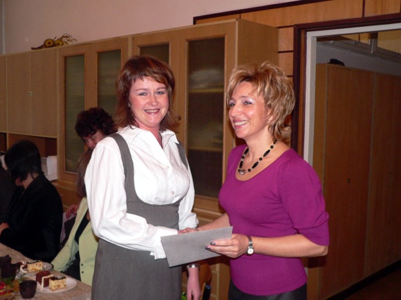 https://kwiatek.edu.pl/nieaktualna/CMS/_kronika/2008_09/fotki/Dzien%20Nauczyciela%2008/P1130739_big.jpg
