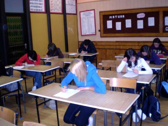 https://kwiatek.edu.pl/nieaktualna/CMS/_kronika/2008_09/fotki/Hiv/PA110002_big.jpg
