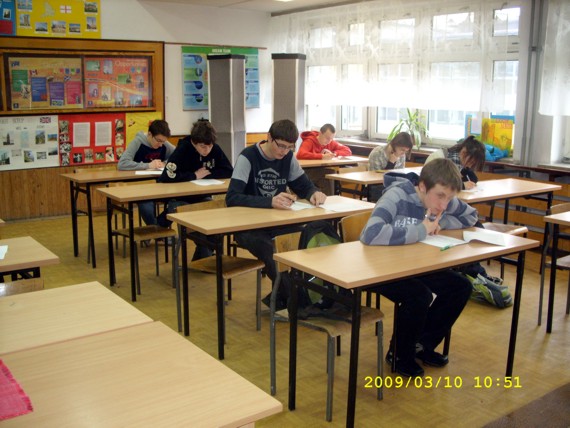 https://kwiatek.edu.pl/nieaktualna/CMS/_kronika/2008_09/fotki/Kon_gim_ang/SS854856_big.jpg