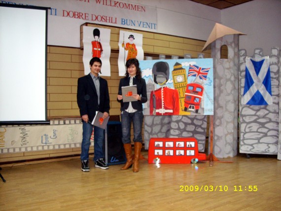 https://kwiatek.edu.pl/nieaktualna/CMS/_kronika/2008_09/fotki/Kon_gim_ang/SS854866_big.jpg