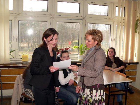https://kwiatek.edu.pl/nieaktualna/CMS/_kronika/2008_09/fotki/Kon_gim_niem/P1150278.jpg