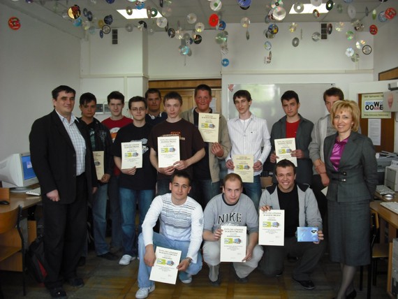 https://kwiatek.edu.pl/nieaktualna/CMS/_kronika/2008_09/fotki/Kon_informatyczny/DSCF0039_big.jpg