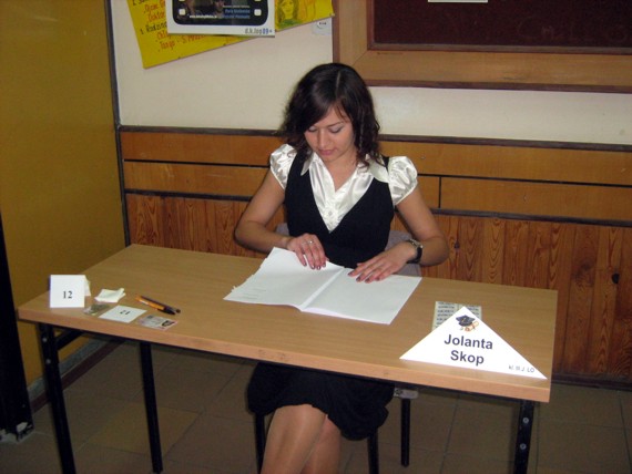https://kwiatek.edu.pl/nieaktualna/CMS/_kronika/2008_09/fotki/Matura_09/IMG_1940_big.jpg