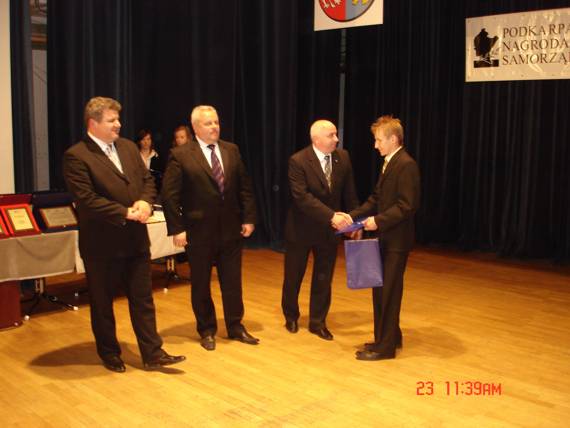 https://kwiatek.edu.pl/nieaktualna/CMS/_kronika/2008_09/fotki/Mroczek/DSC07170.jpg