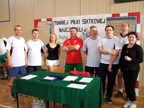 https://kwiatek.edu.pl/nieaktualna/CMS/_kronika/2008_09/fotki/Pilka_siatkowa/DSCF2776_big.jpg