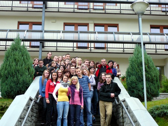 https://kwiatek.edu.pl/nieaktualna/CMS/_kronika/2008_09/fotki/Rekolekcje/big.jpg