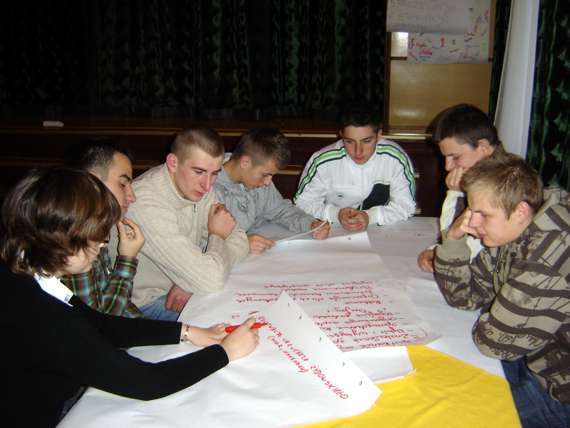 https://kwiatek.edu.pl/nieaktualna/CMS/_kronika/2008_09/fotki/Tarnow_Piotr/tarnow5_big.jpg