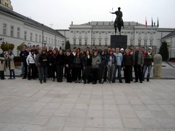 https://kwiatek.edu.pl/nieaktualna/CMS/_kronika/2008_09/fotki/Warszawa/DSC07712_big.jpg