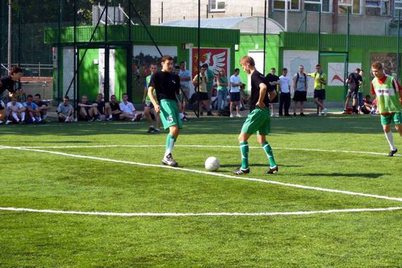 https://kwiatek.edu.pl/nieaktualna/CMS/_kronika/2008_09/sport/fotki/Pilka_nozna/P1.jpg