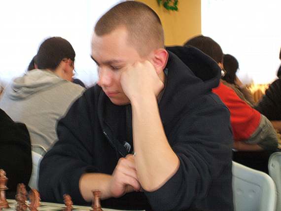 https://kwiatek.edu.pl/nieaktualna/CMS/_kronika/2008_09/sport/fotki/Szachy_final/Rafal_big.jpg