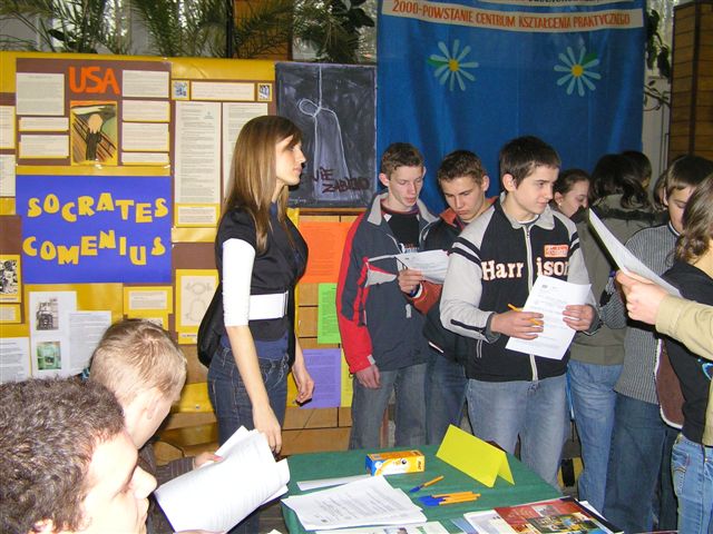 https://kwiatek.edu.pl/nieaktualna/CMS/_kronika/socrates/fotki/promo/5.jpg