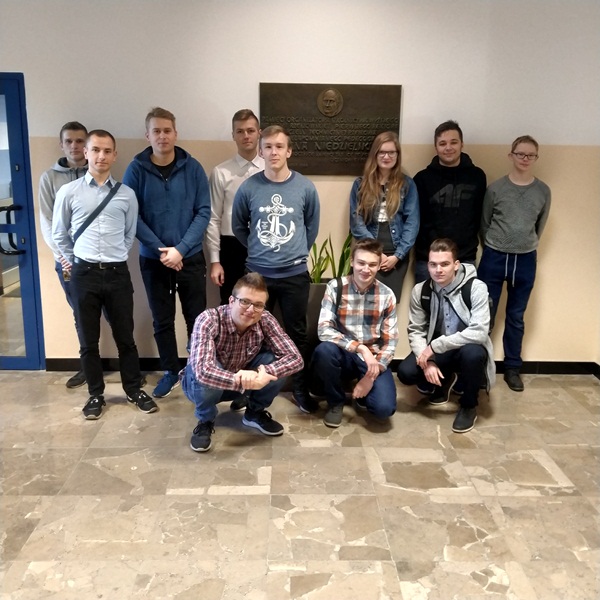 INFORMATYCY, ELEKTRONICY I ELEKTRYCY W PÓŁFINAŁACH XXI OGÓLNOPOLSKIEJ OLIMPIADY WIEDZY ELEKTRYCZNEJ I ELEKTRONICZNEJ „EUROELEKTRA”