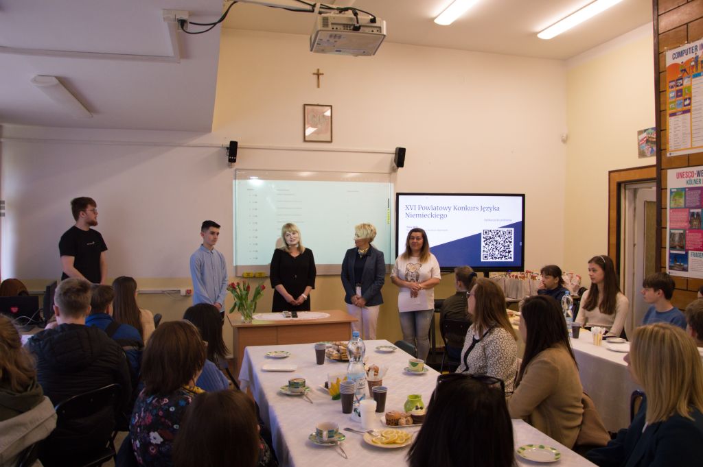Kwiatek w innowacyjny sposób promuje języki obce.