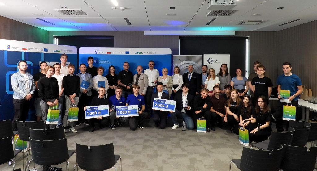 Z pasją ku przyszłości – „TechnoZONE” ponownie na podium w Akademii ProtoLAB Z pasją ku przyszłości – „TechnoZONE” ponownie na podium w Akademii ProtoLAB