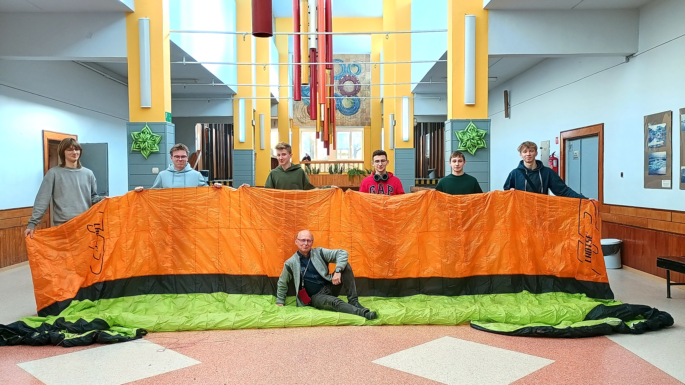 StratoBUSTERS w czołówce konkursu CanSat!